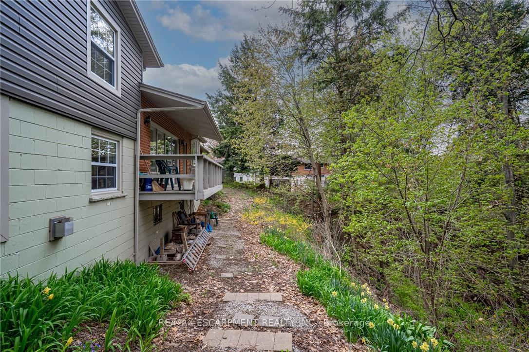 Photo 36 of 5 Normandy Place, Hamilton, Dundas — HOMEH