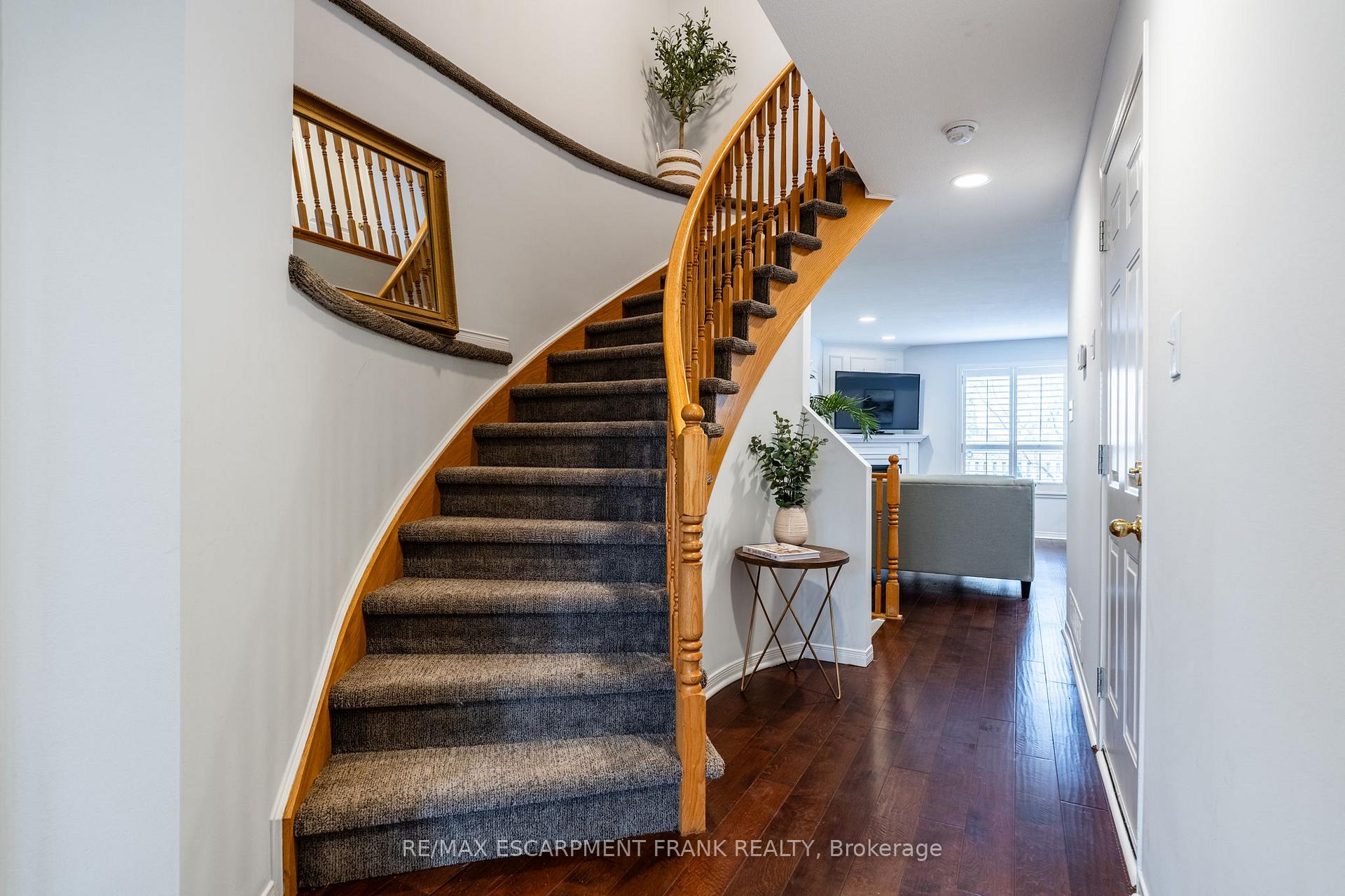 Photo 6 of 83 Foxborough Drive, Hamilton, Ancaster — HOMEH
