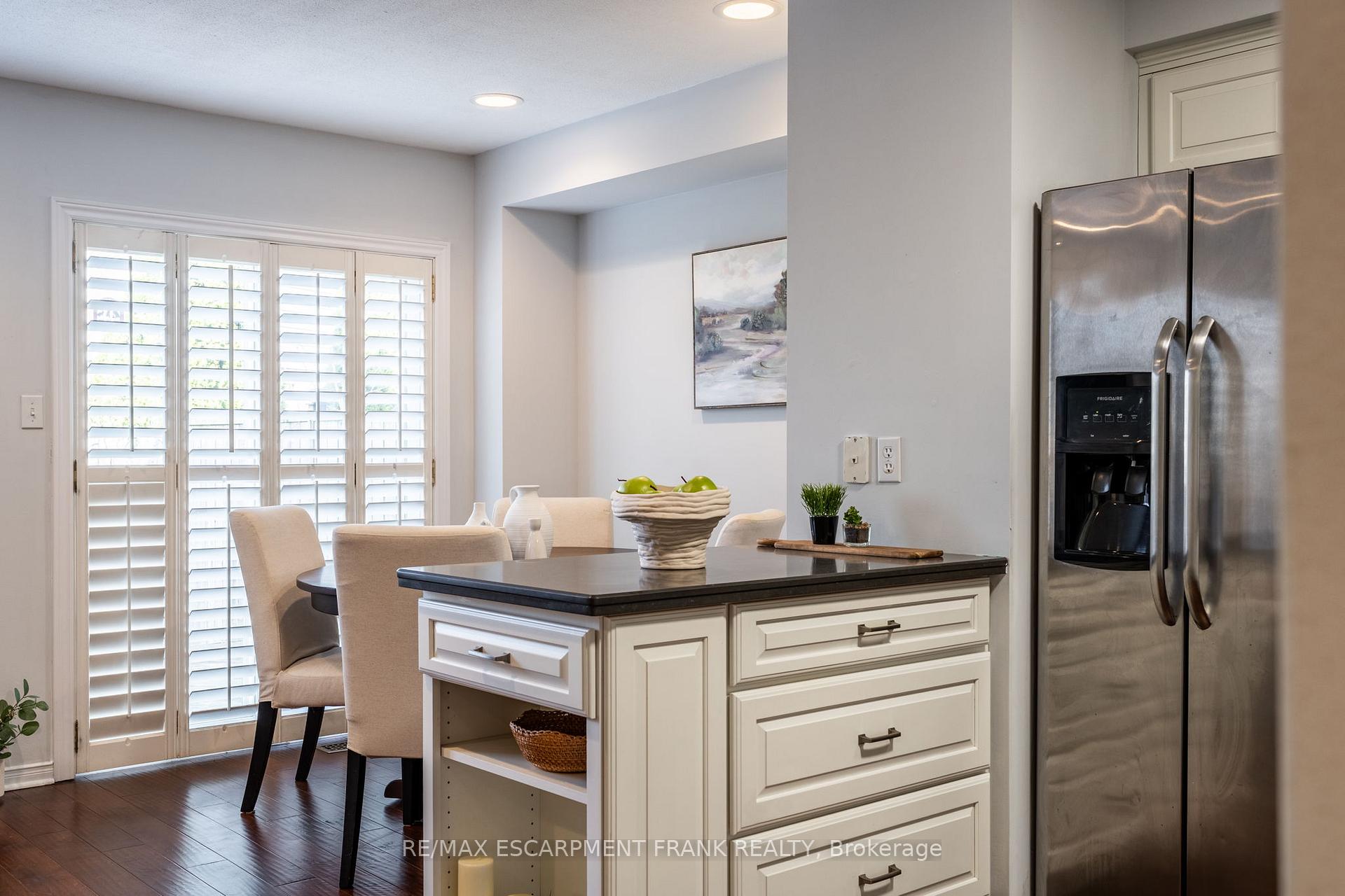Photo 12 of 83 Foxborough Drive, Hamilton, Ancaster — HOMEH
