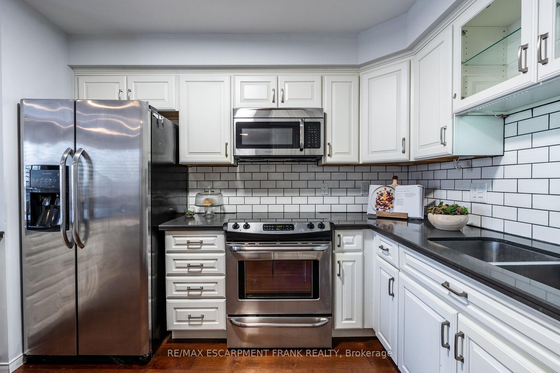 Photo 15 of 83 Foxborough Drive, Hamilton, Ancaster — HOMEH