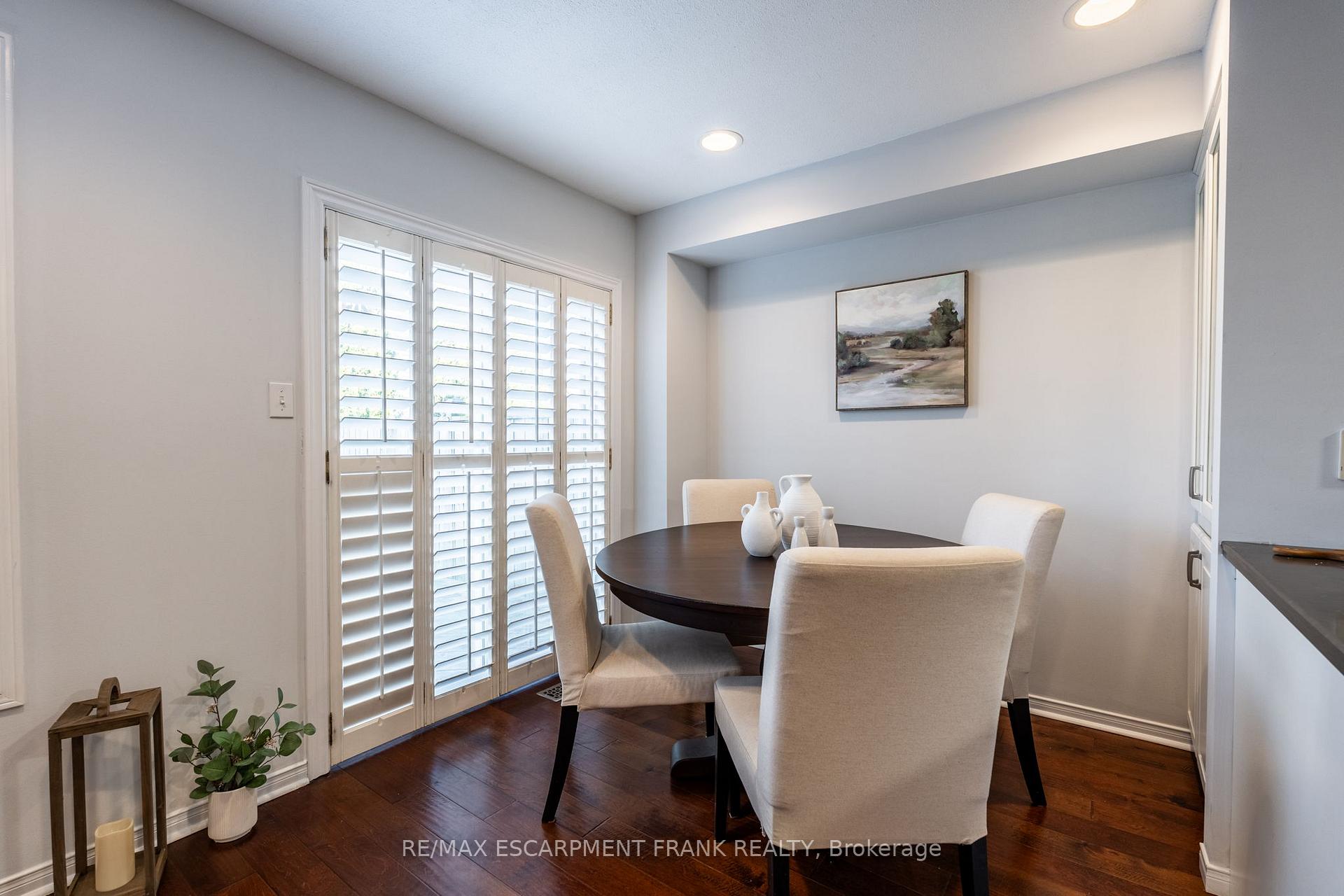 Photo 19 of 83 Foxborough Drive, Hamilton, Ancaster — HOMEH