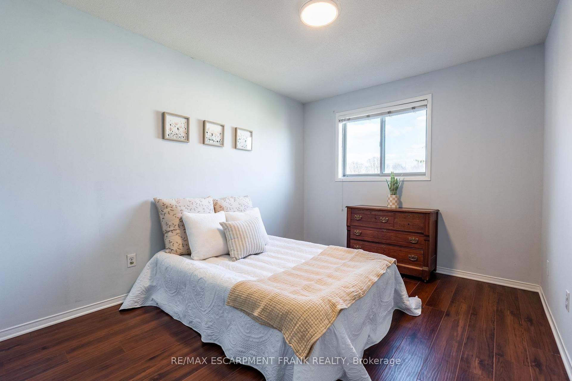 Photo 45 of 83 Foxborough Drive, Hamilton, Ancaster — HOMEH
