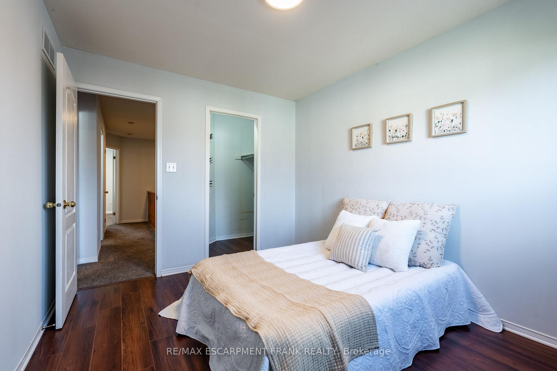 Photo 26 of 83 Foxborough Drive, Hamilton, Ancaster — HOMEH