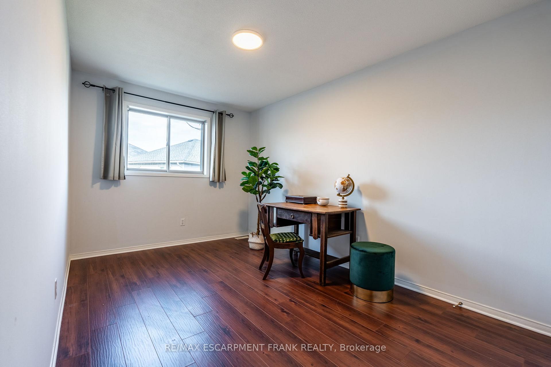Photo 28 of 83 Foxborough Drive, Hamilton, Ancaster — HOMEH