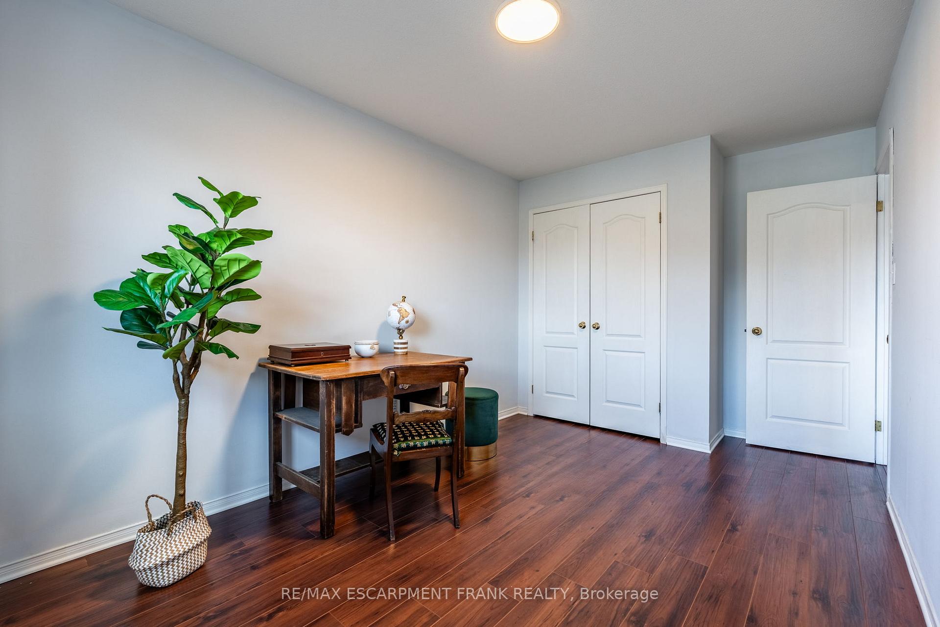 Photo 48 of 83 Foxborough Drive, Hamilton, Ancaster — HOMEH