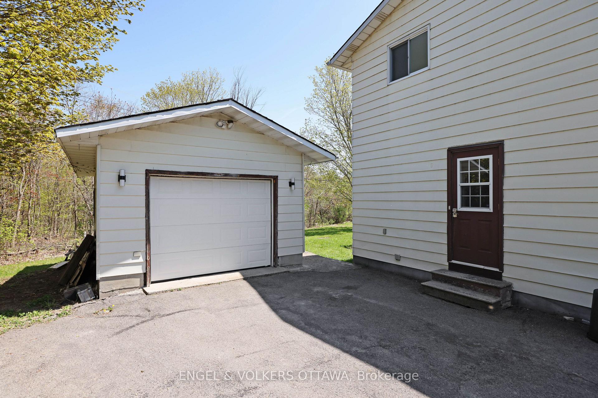 Photo 34 of 25 Coldstream Drive, Ottawa, Munster — HOMEH