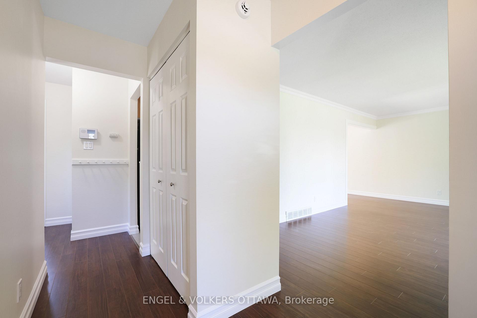 Photo 3 of 25 Coldstream Drive, Ottawa, Munster — HOMEH