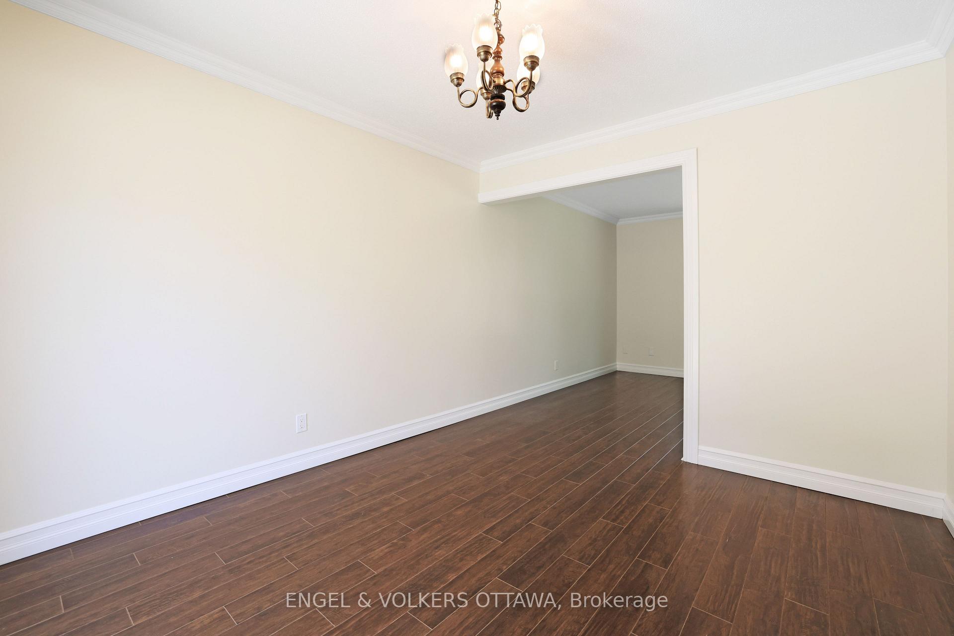 Photo 5 of 25 Coldstream Drive, Ottawa, Munster — HOMEH