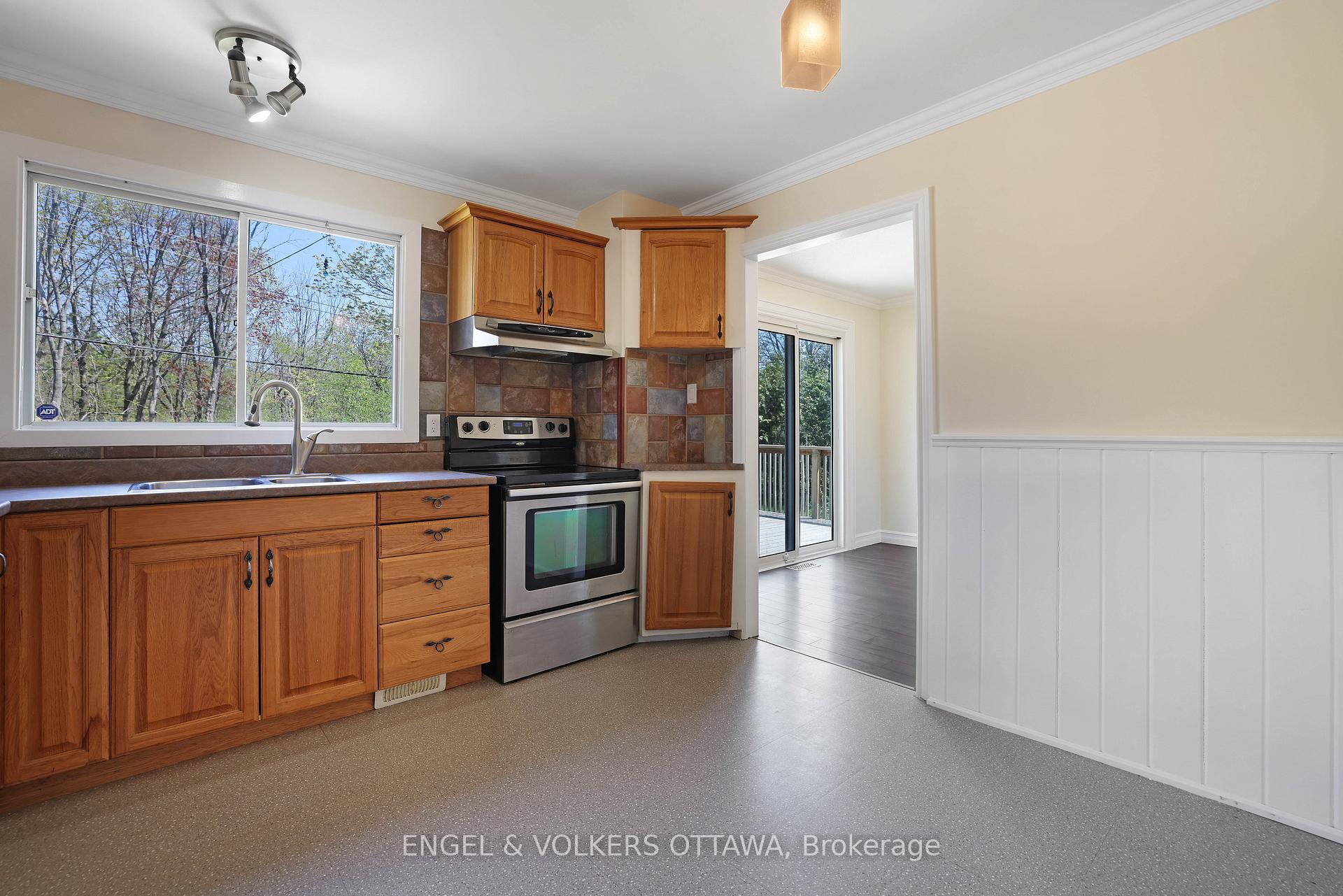 Photo 16 of 25 Coldstream Drive, Ottawa, Munster — HOMEH