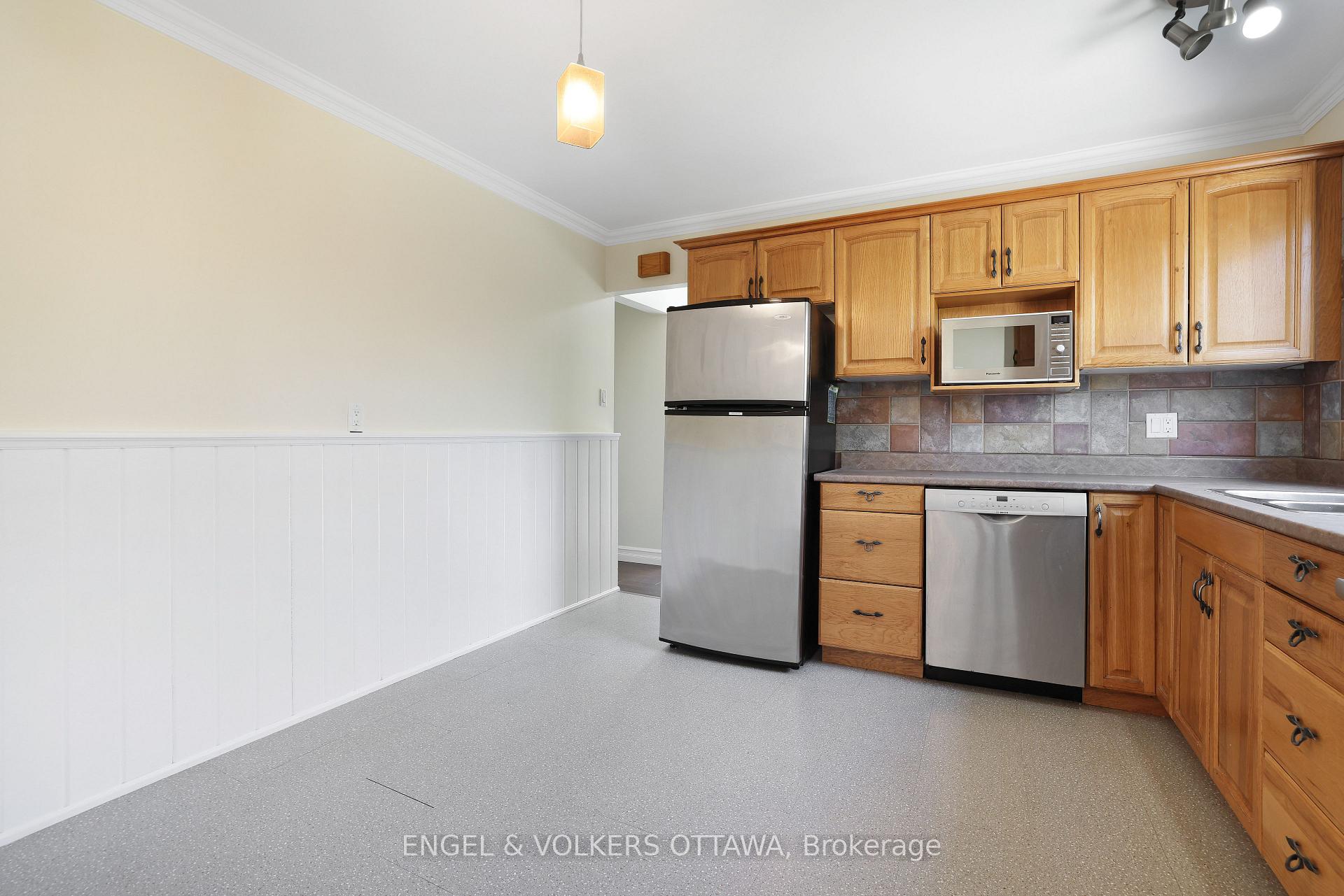 Photo 11 of 25 Coldstream Drive, Ottawa, Munster — HOMEH
