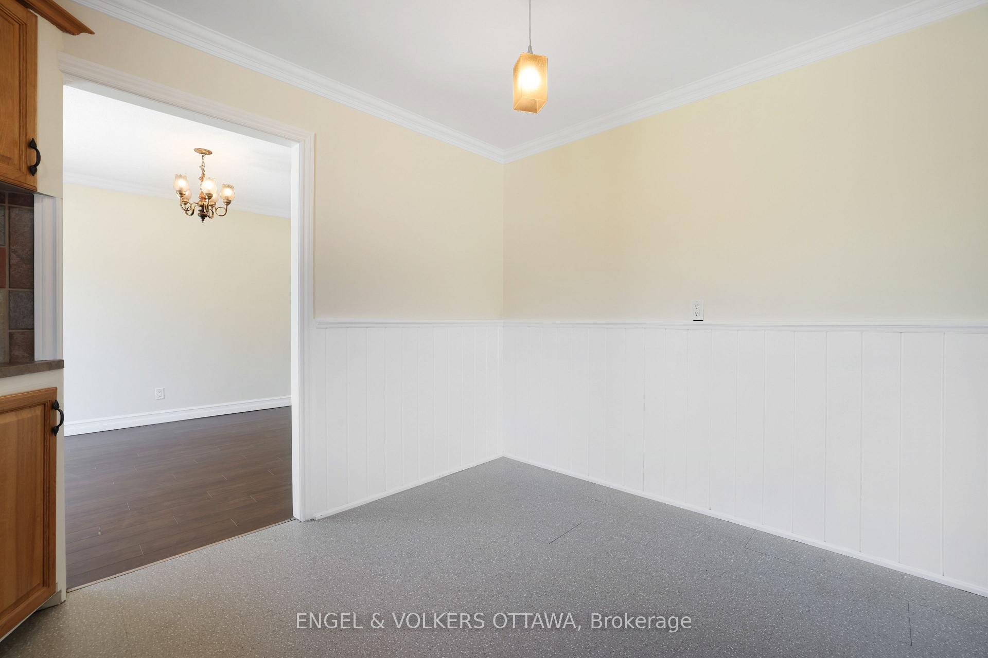 Photo 19 of 25 Coldstream Drive, Ottawa, Munster — HOMEH