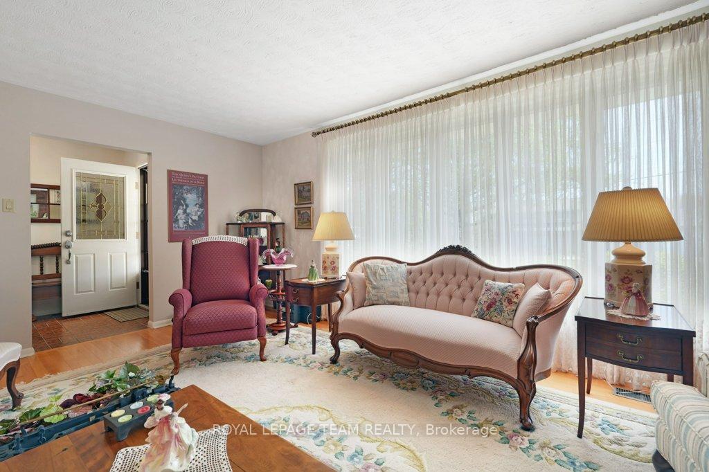 Photo 8 of 177 Stevenson Crescent, Renfrew — HOMEH