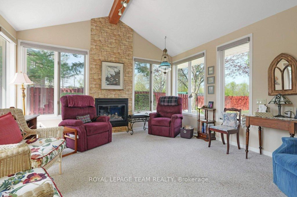 Photo 10 of 177 Stevenson Crescent, Renfrew — HOMEH