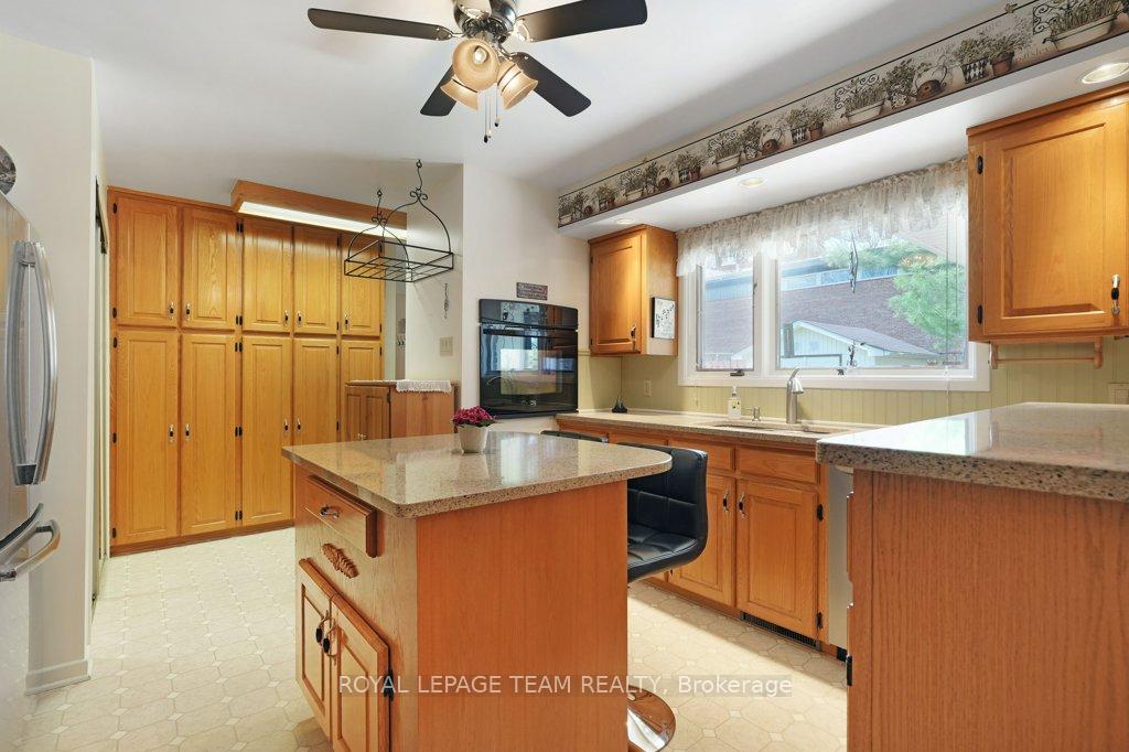 Photo 12 of 177 Stevenson Crescent, Renfrew — HOMEH