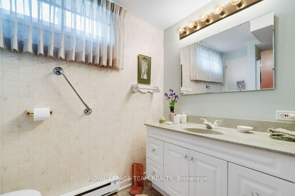 Photo 19 of 177 Stevenson Crescent, Renfrew — HOMEH