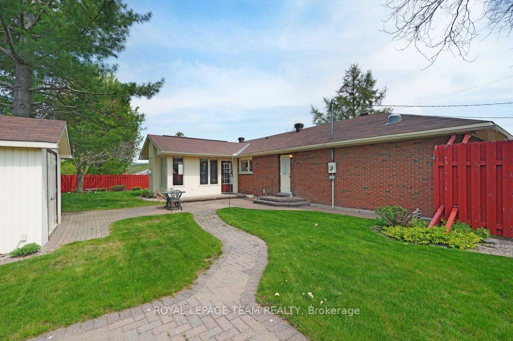 Photo 25 of 177 Stevenson Crescent, Renfrew — HOMEH