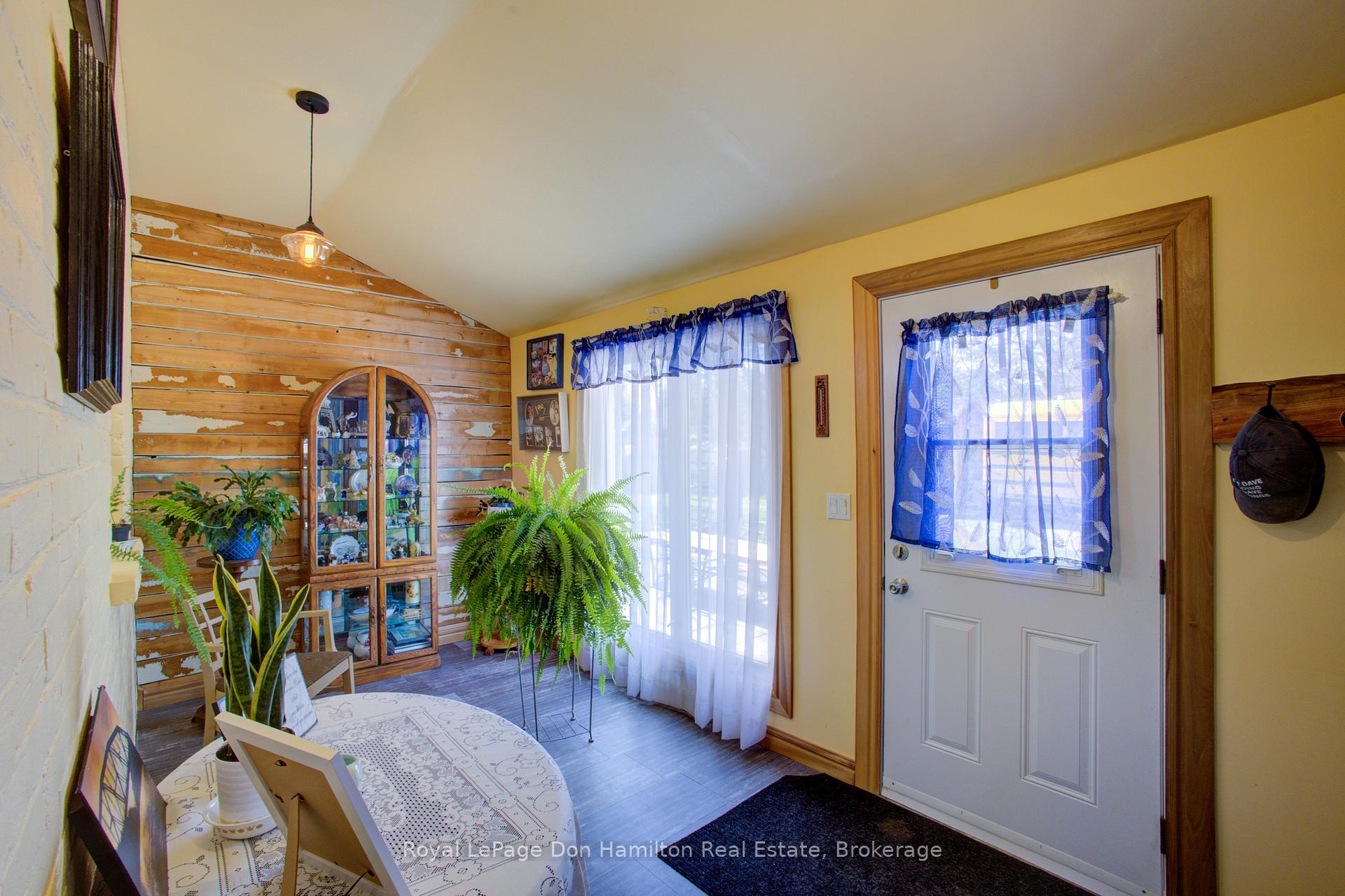 Photo 11 of 85120 Lamont Drive, Huron East, Grey — HOMEH