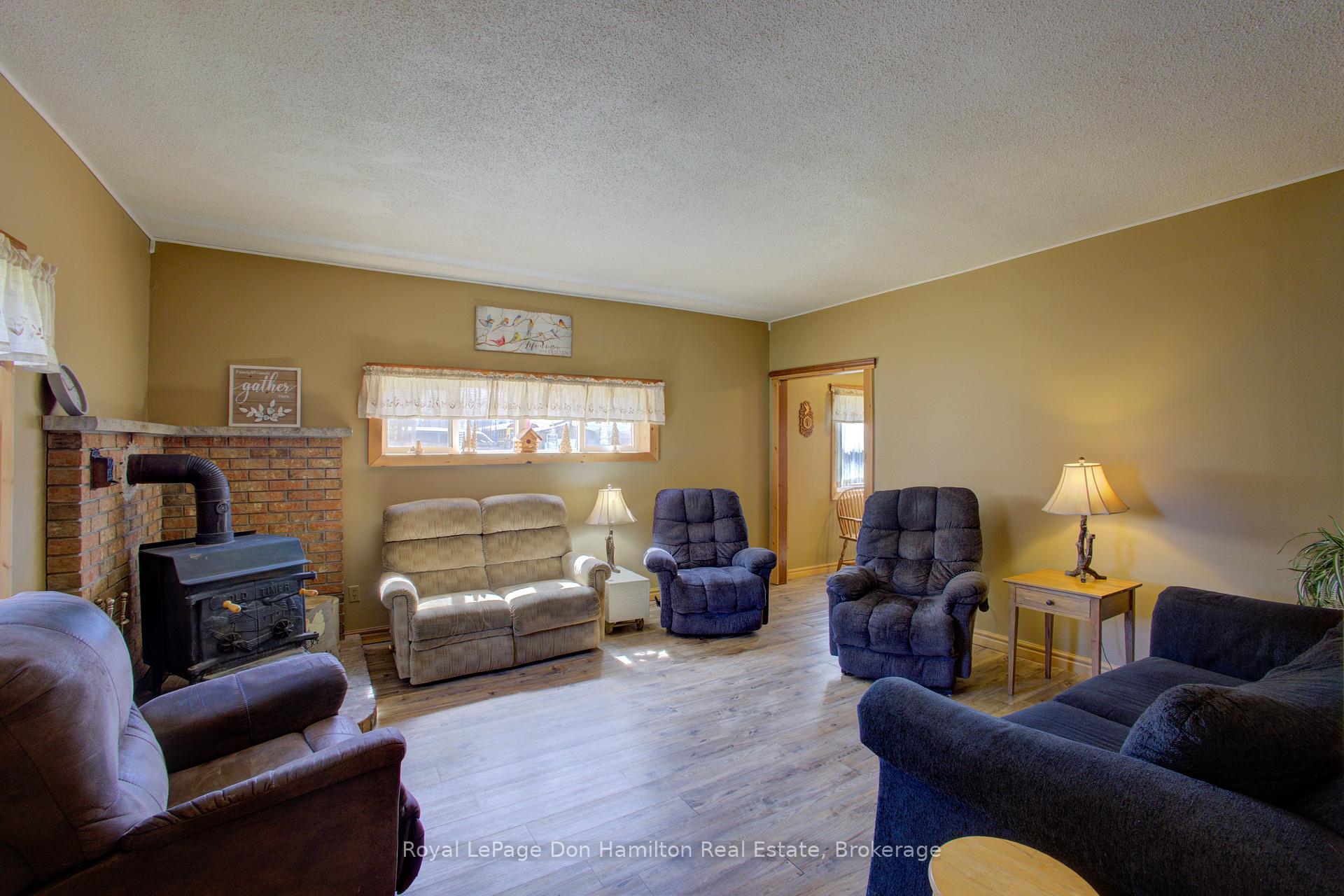 Photo 12 of 85120 Lamont Drive, Huron East, Grey — HOMEH