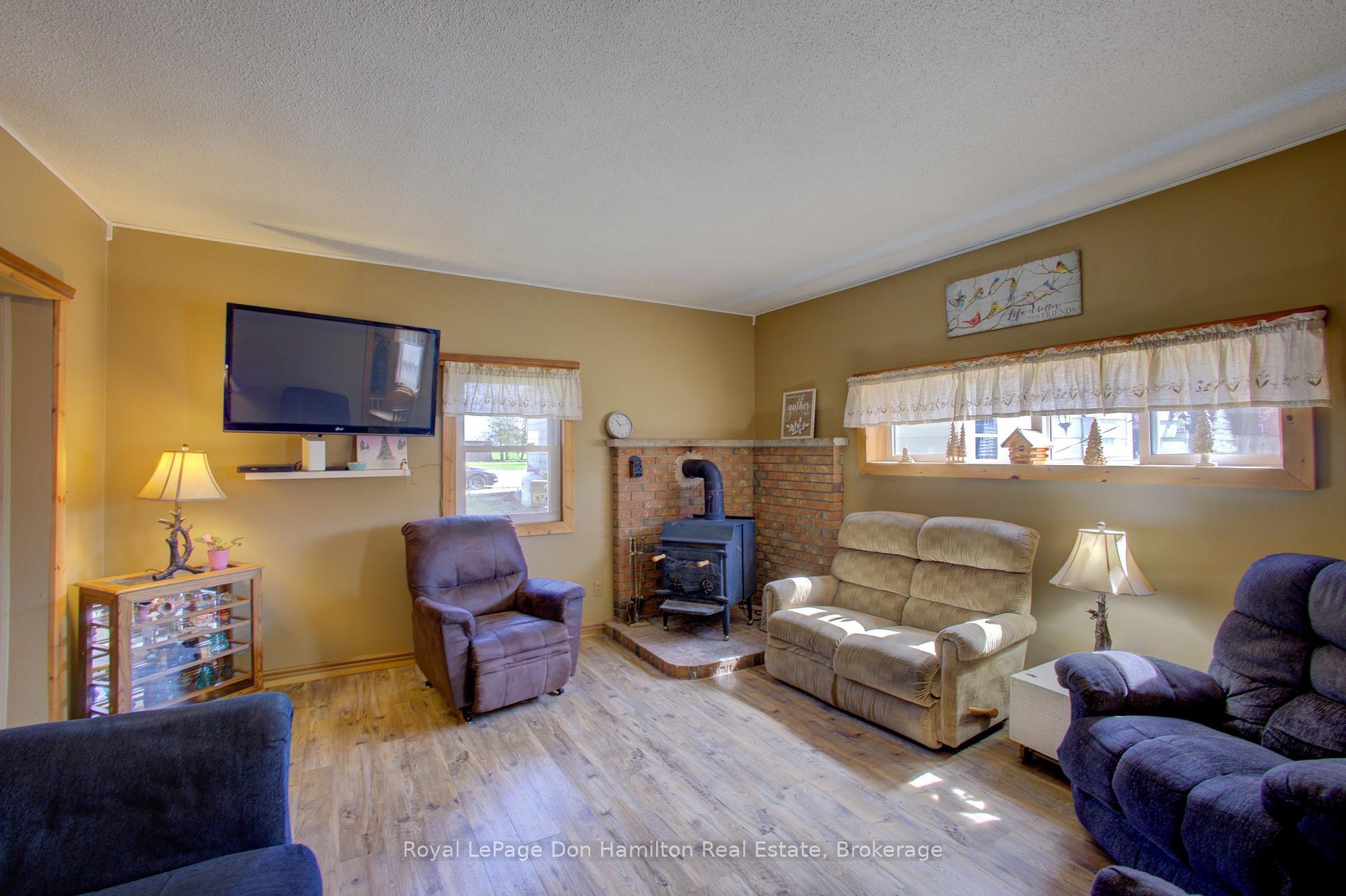 Photo 17 of 85120 Lamont Drive, Huron East, Grey — HOMEH