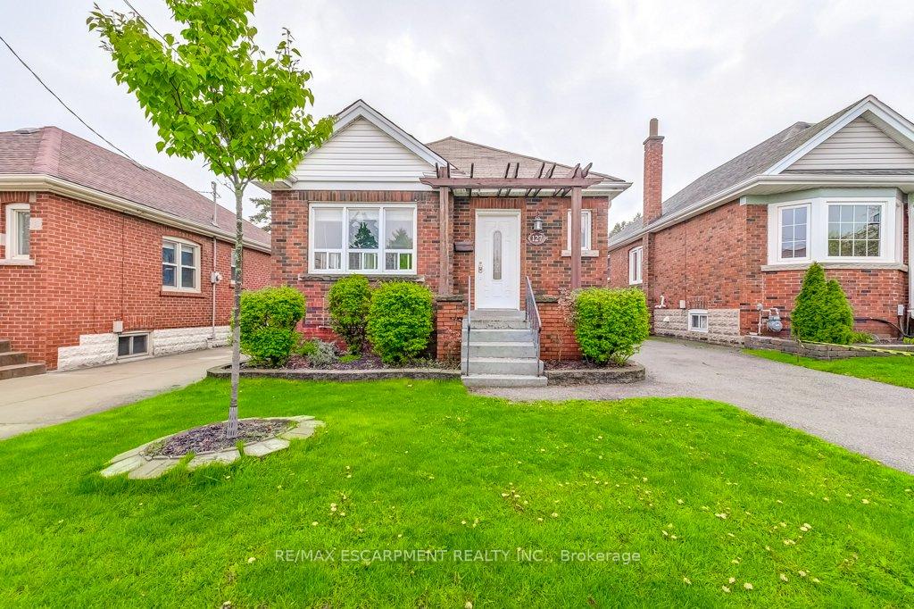 Photo 1 of 127 Barons Avenue S, Hamilton, Bartonville — HOMEH