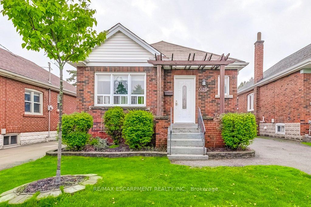 Photo 24 of 127 Barons Avenue S, Hamilton, Bartonville — HOMEH