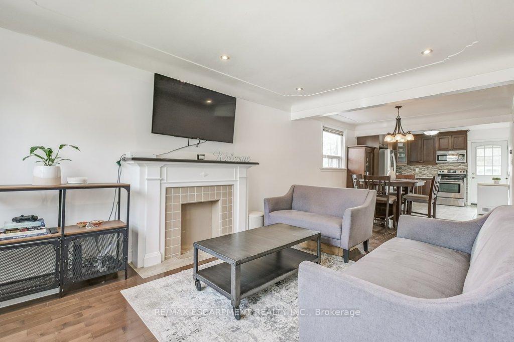 Photo 7 of 127 Barons Avenue S, Hamilton, Bartonville — HOMEH