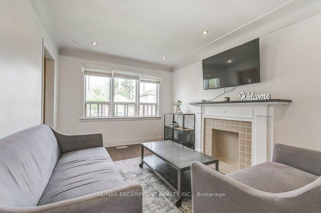 Photo 11 of 127 Barons Avenue S, Hamilton, Bartonville — HOMEH