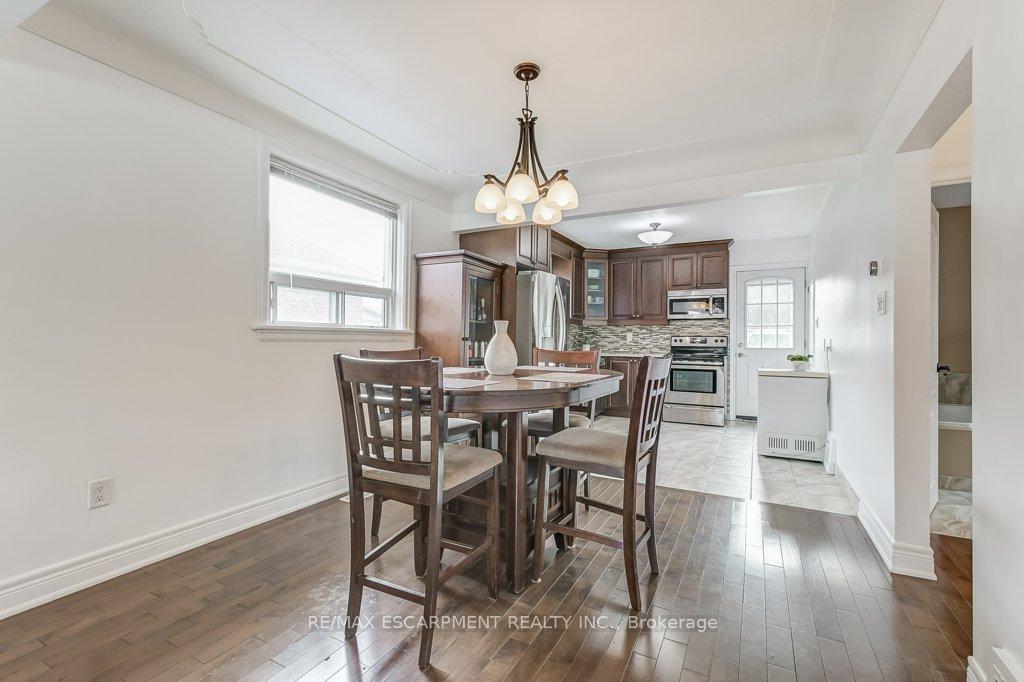 Photo 13 of 127 Barons Avenue S, Hamilton, Bartonville — HOMEH