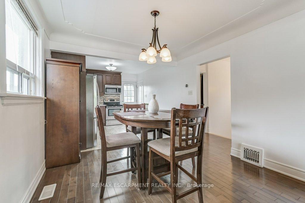 Photo 34 of 127 Barons Avenue S, Hamilton, Bartonville — HOMEH