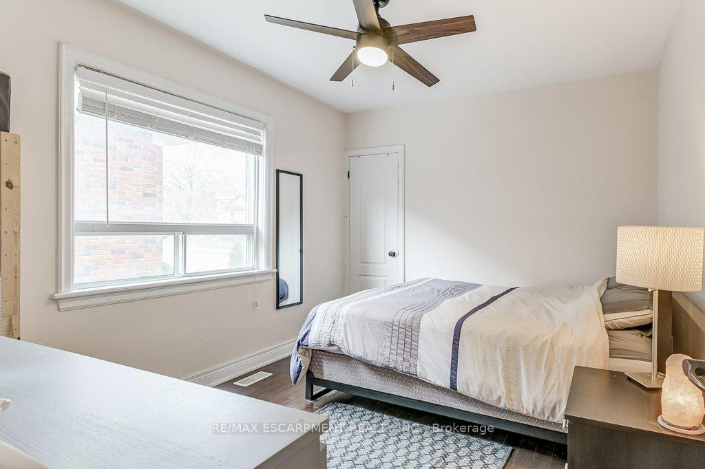 Photo 15 of 127 Barons Avenue S, Hamilton, Bartonville — HOMEH