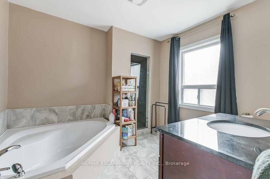Photo 17 of 127 Barons Avenue S, Hamilton, Bartonville — HOMEH