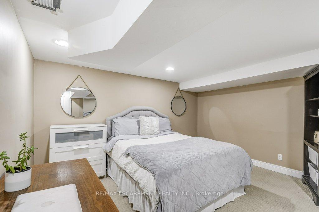Photo 25 of 127 Barons Avenue S, Hamilton, Bartonville — HOMEH