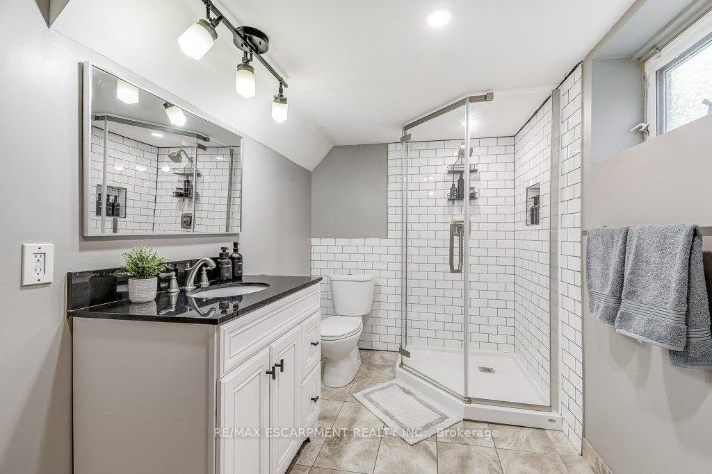 Photo 28 of 127 Barons Avenue S, Hamilton, Bartonville — HOMEH