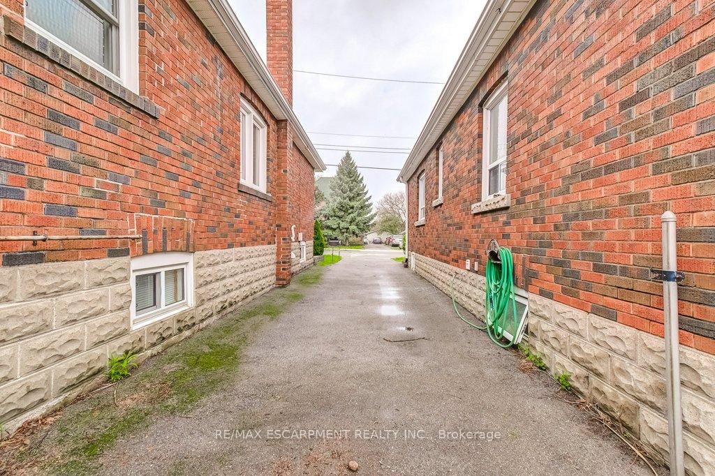 Photo 33 of 127 Barons Avenue S, Hamilton, Bartonville — HOMEH