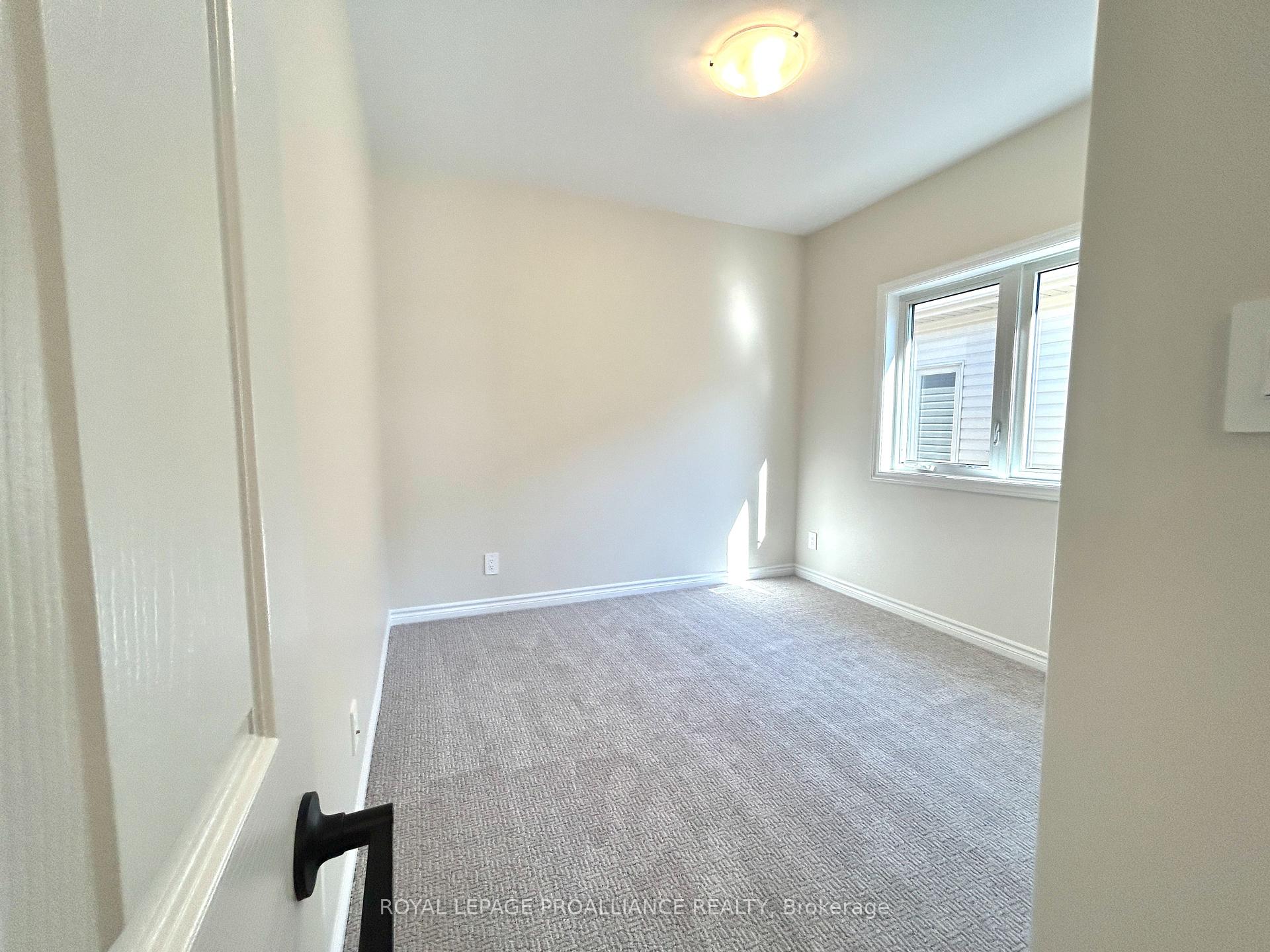 Photo 16 of 43 Athabaska Drive, Belleville, Thurlow Ward — HOMEH