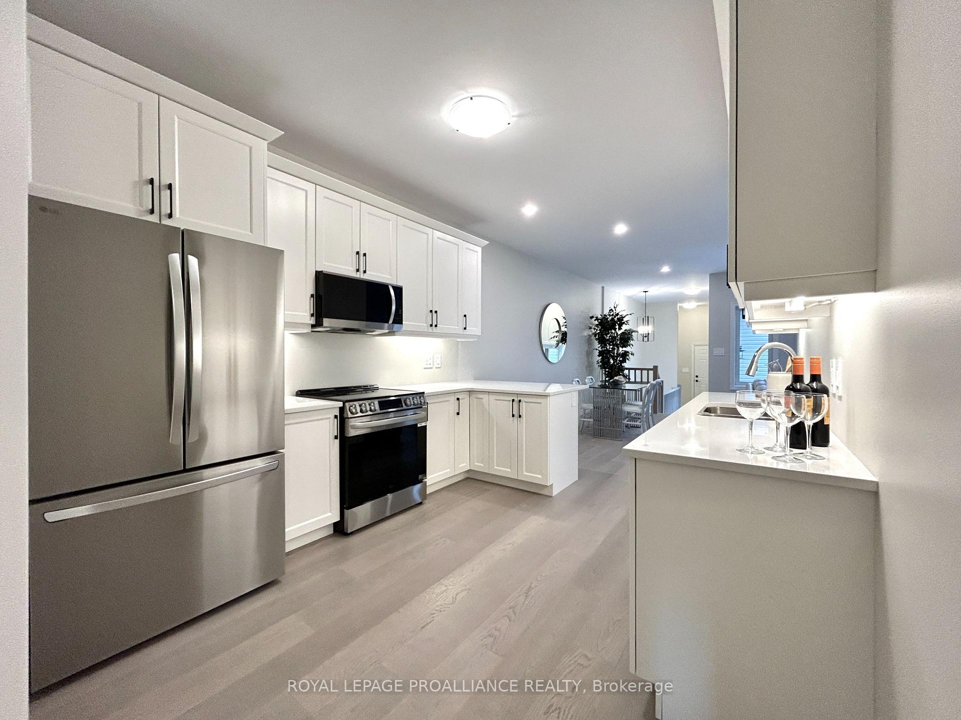 Photo 13 of 43 Athabaska Drive, Belleville, Thurlow Ward — HOMEH