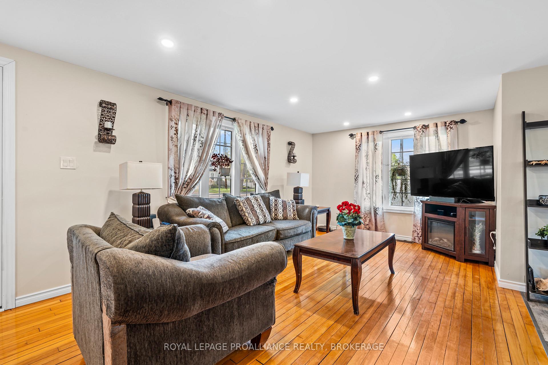 Photo 6 of 449 Main Street, Loyalist, Bath — HOMEH