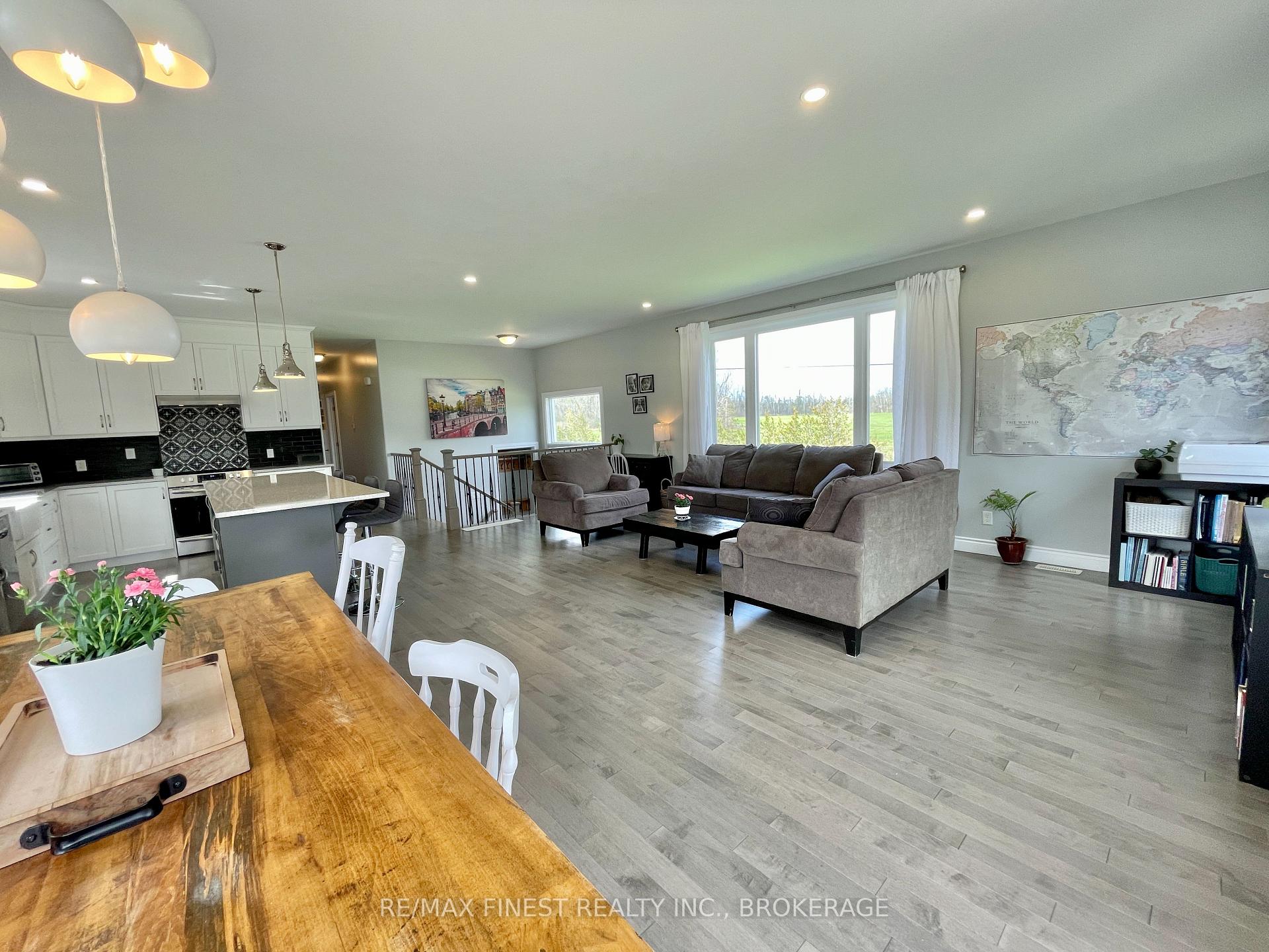 Photo 7 of 892 Irish Road, Loyalist, Odessa — HOMEH