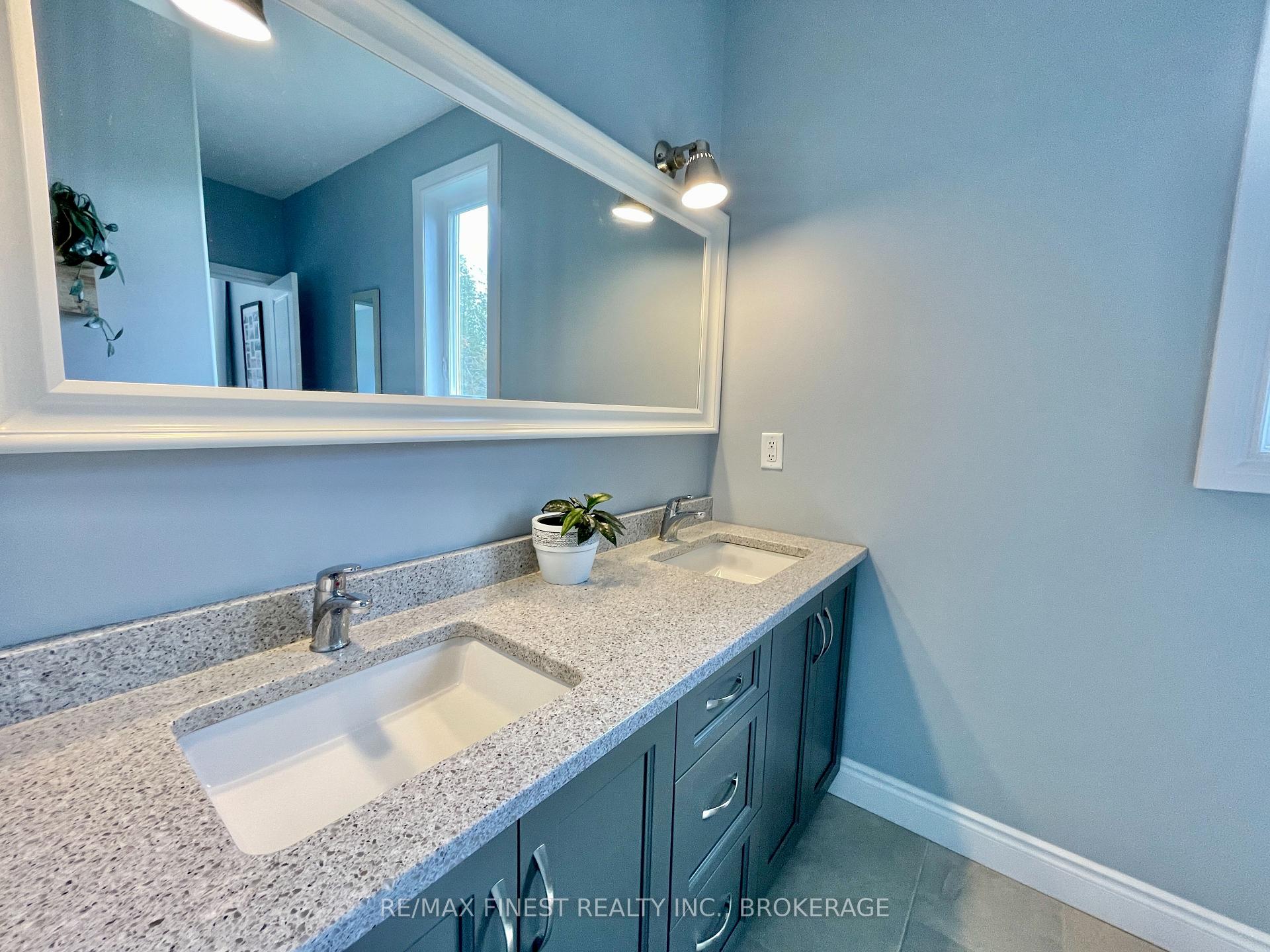 Photo 12 of 892 Irish Road, Loyalist, Odessa — HOMEH