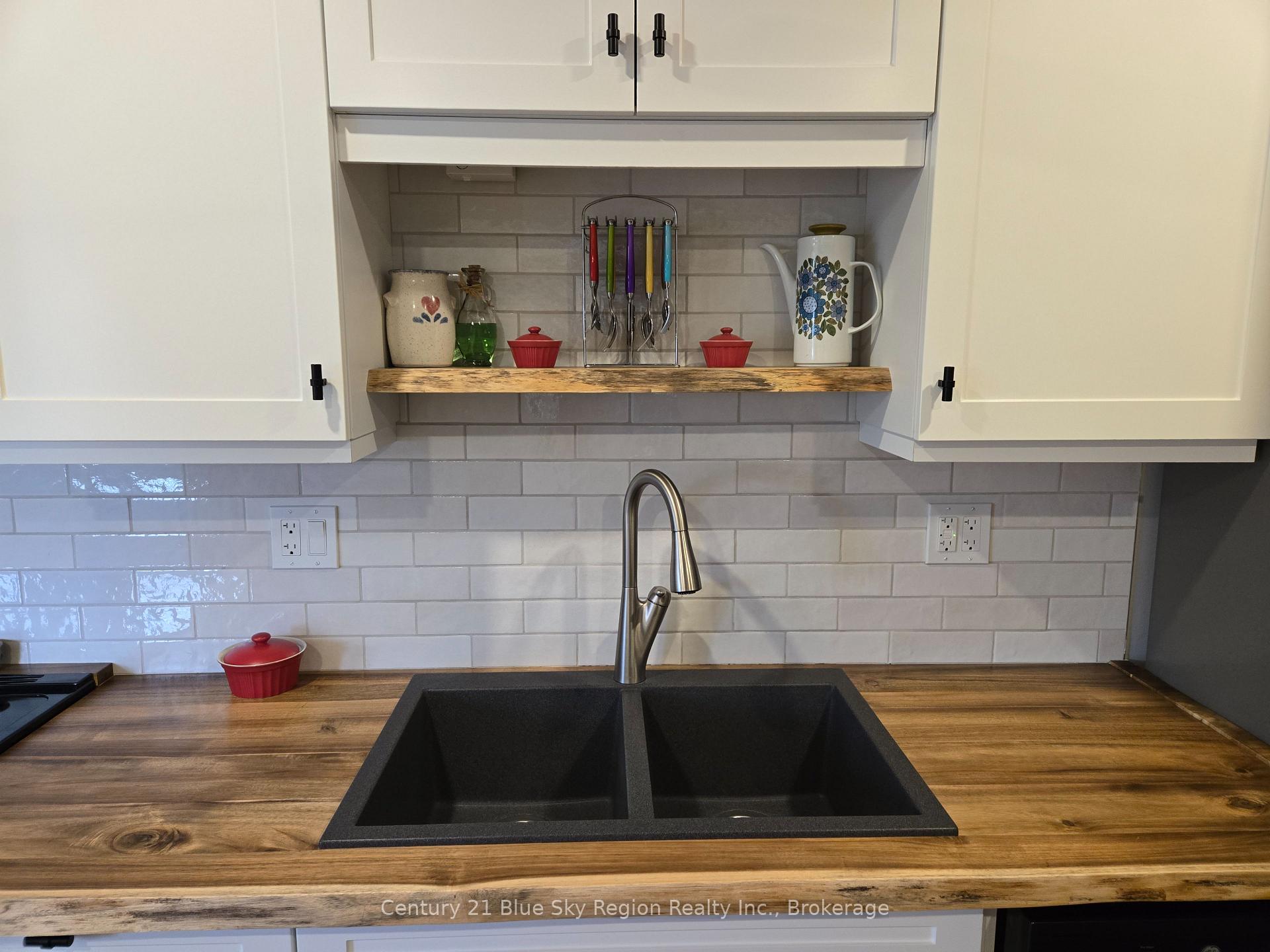 Photo 5 of 344 Edward Street, Powassan — HOMEH