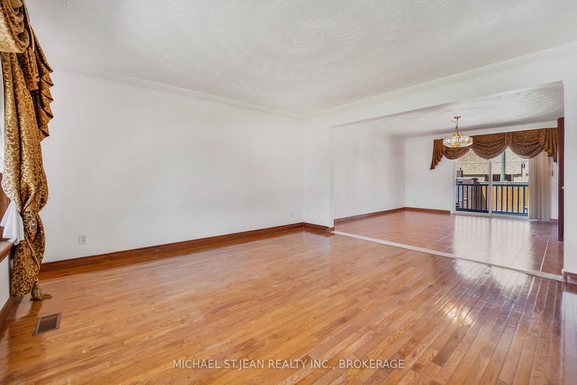 Photo 35 of 234 Highland Road W, Hamilton, Stoney Creek Mountain — HOMEH