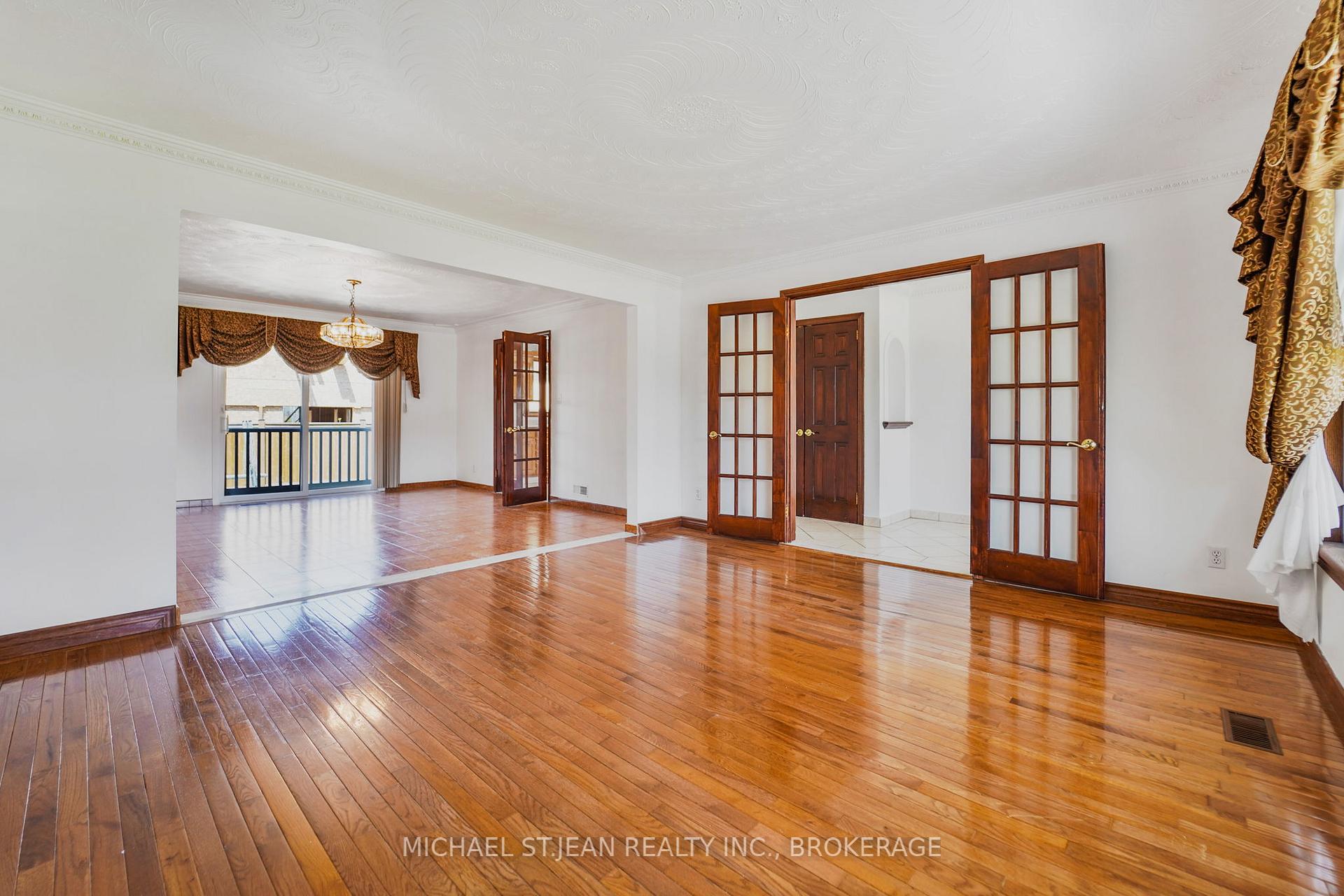 Photo 25 of 234 Highland Road W, Hamilton, Stoney Creek Mountain — HOMEH