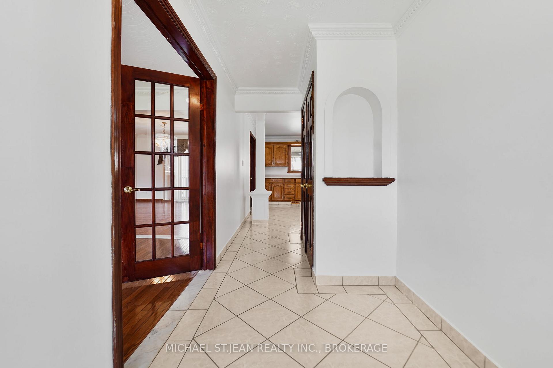 Photo 8 of 234 Highland Road W, Hamilton, Stoney Creek Mountain — HOMEH