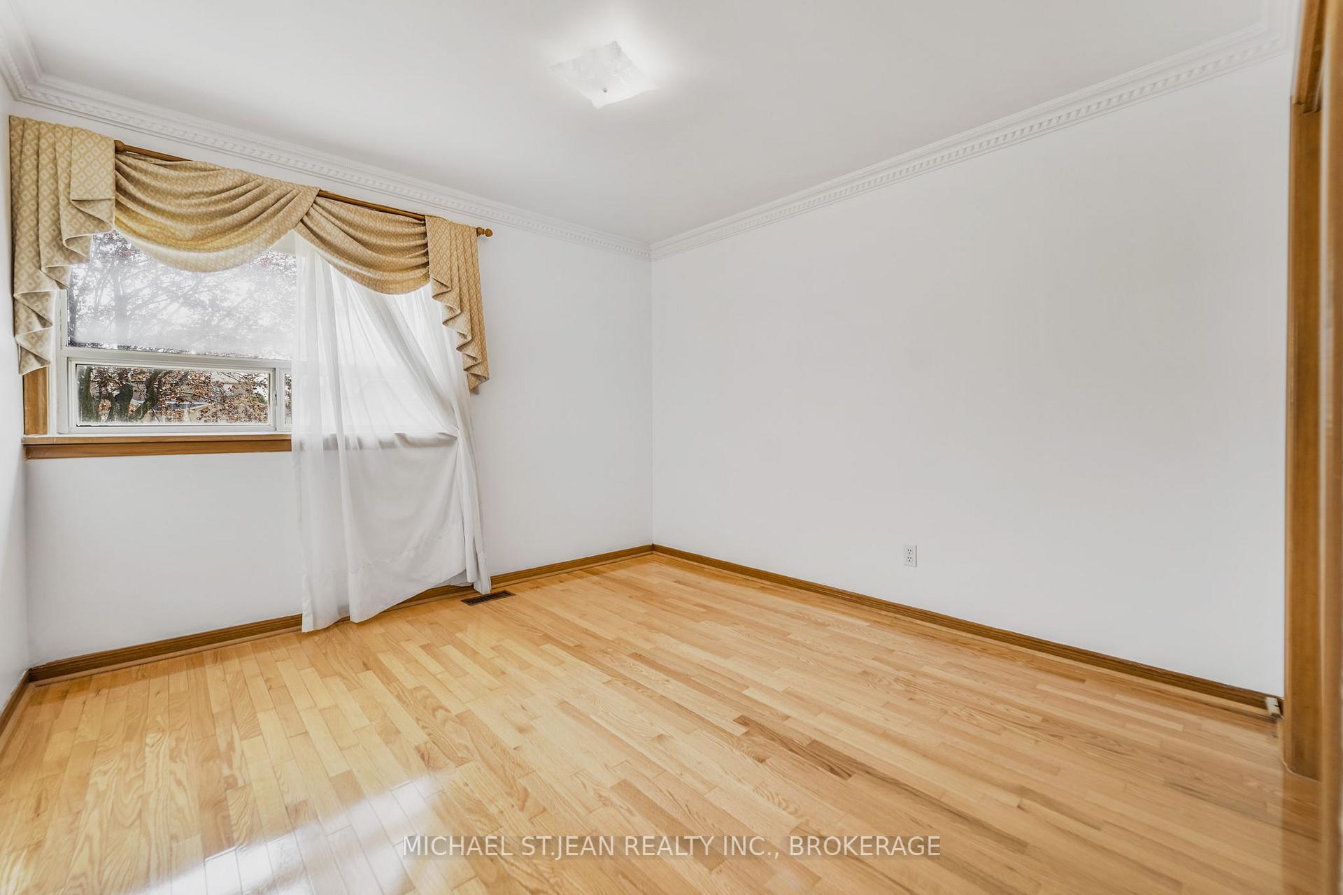 Photo 23 of 234 Highland Road W, Hamilton, Stoney Creek Mountain — HOMEH