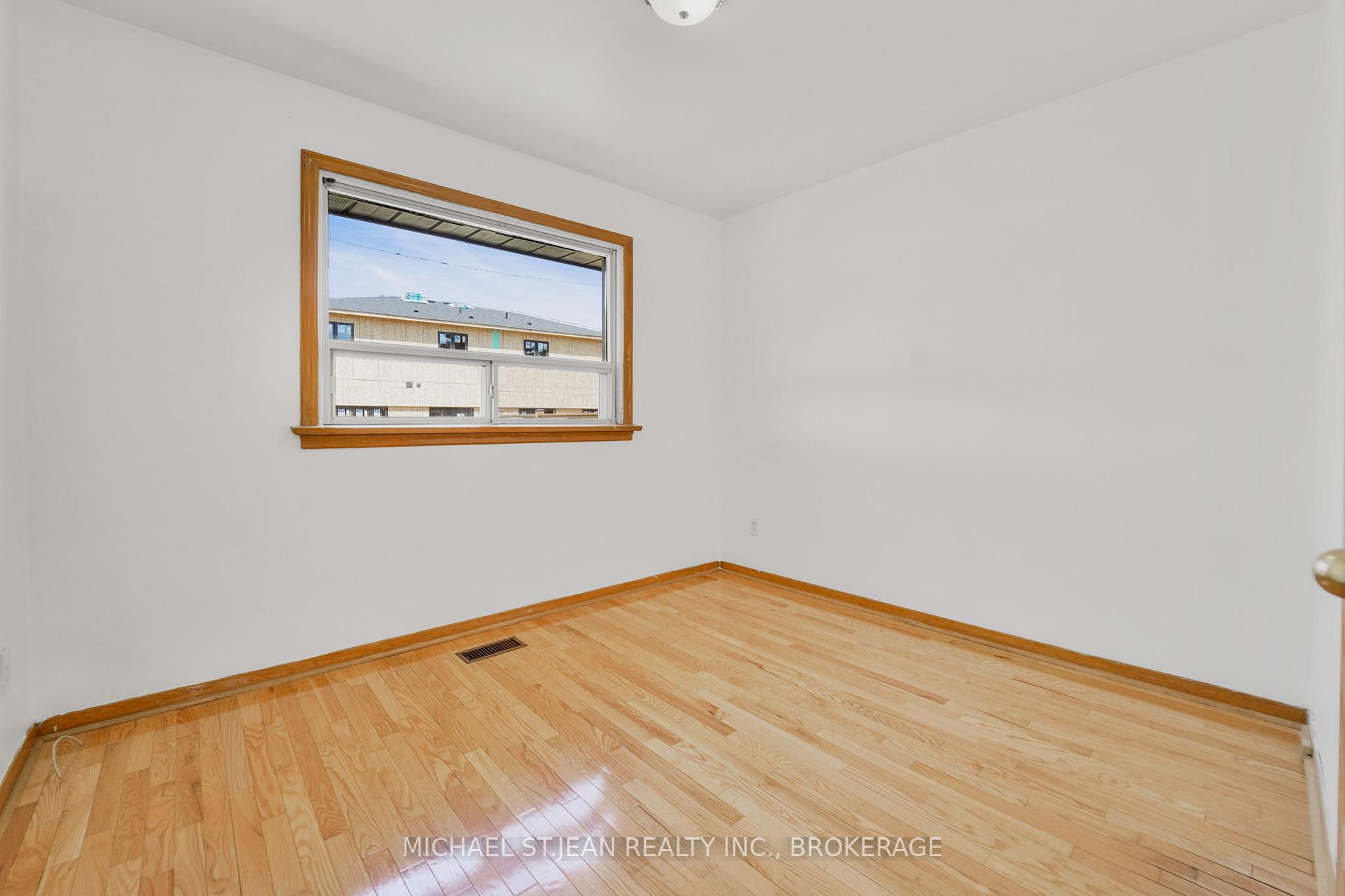Photo 24 of 234 Highland Road W, Hamilton, Stoney Creek Mountain — HOMEH