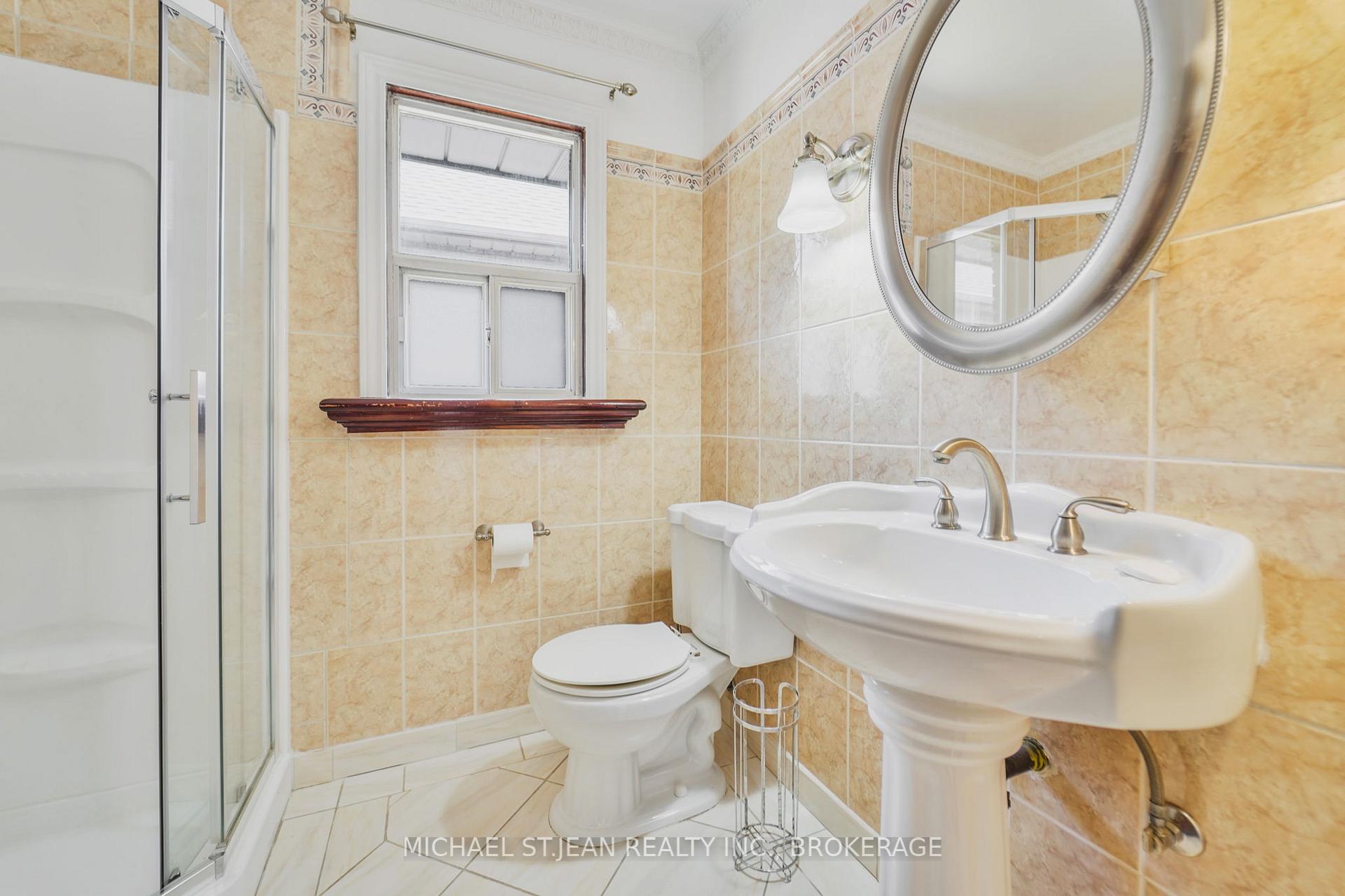 Photo 11 of 234 Highland Road W, Hamilton, Stoney Creek Mountain — HOMEH