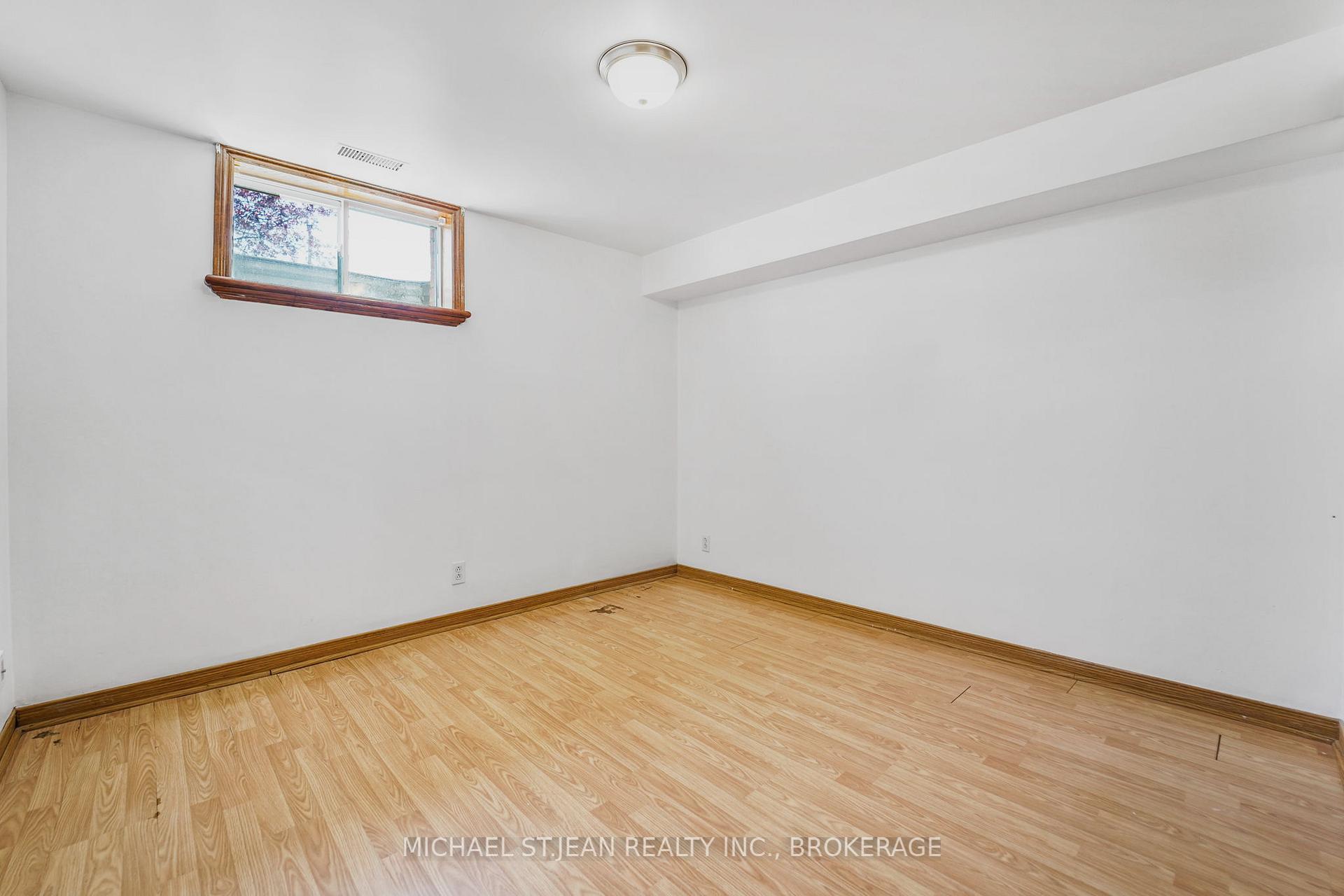 Photo 9 of 234 Highland Road W, Hamilton, Stoney Creek Mountain — HOMEH