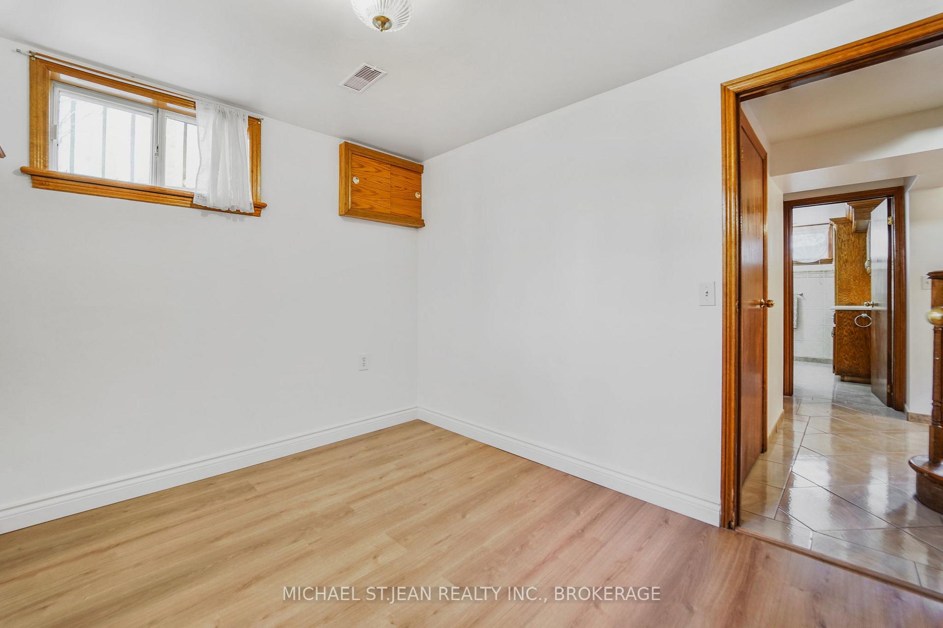 Photo 17 of 234 Highland Road W, Hamilton, Stoney Creek Mountain — HOMEH