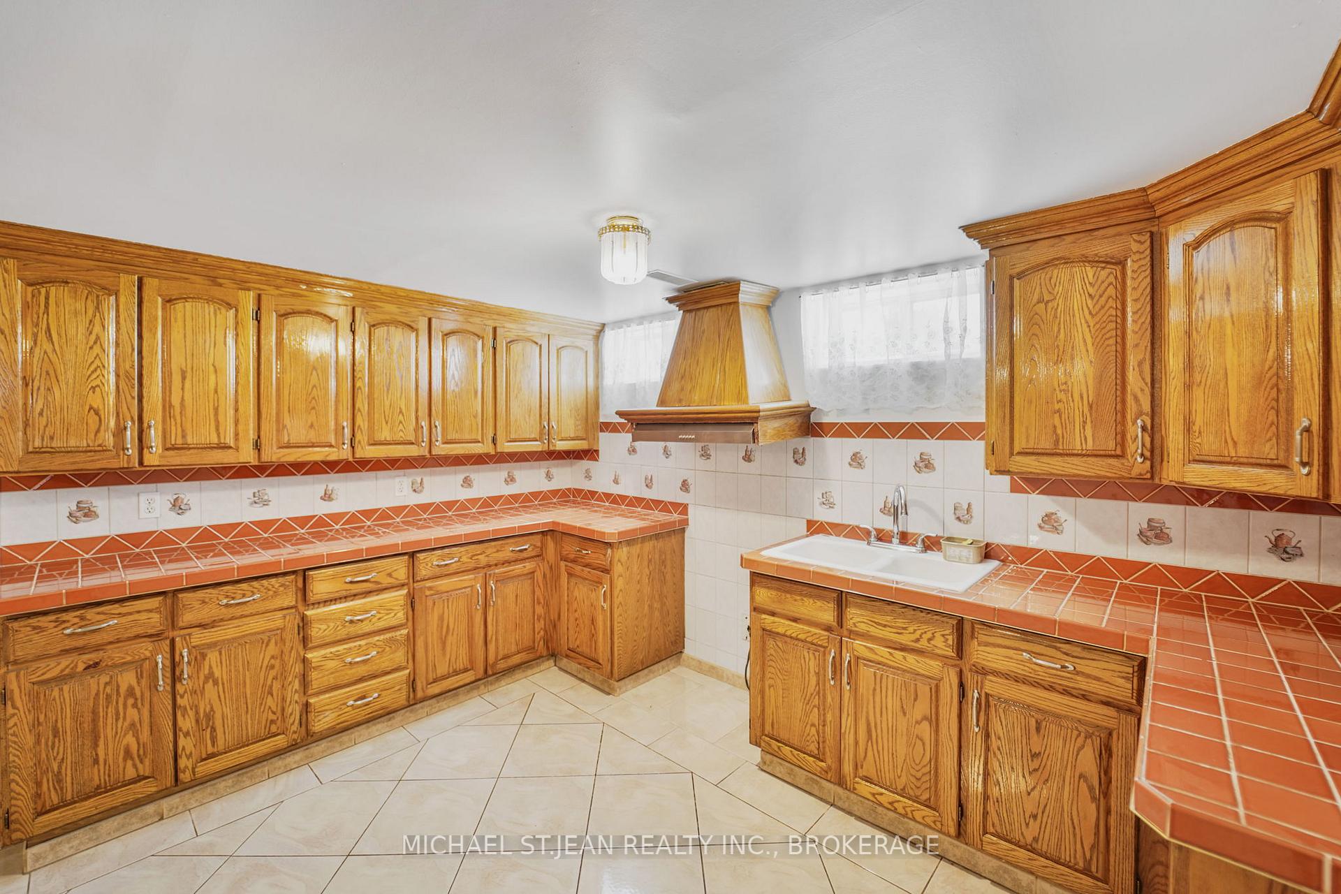 Photo 26 of 234 Highland Road W, Hamilton, Stoney Creek Mountain — HOMEH