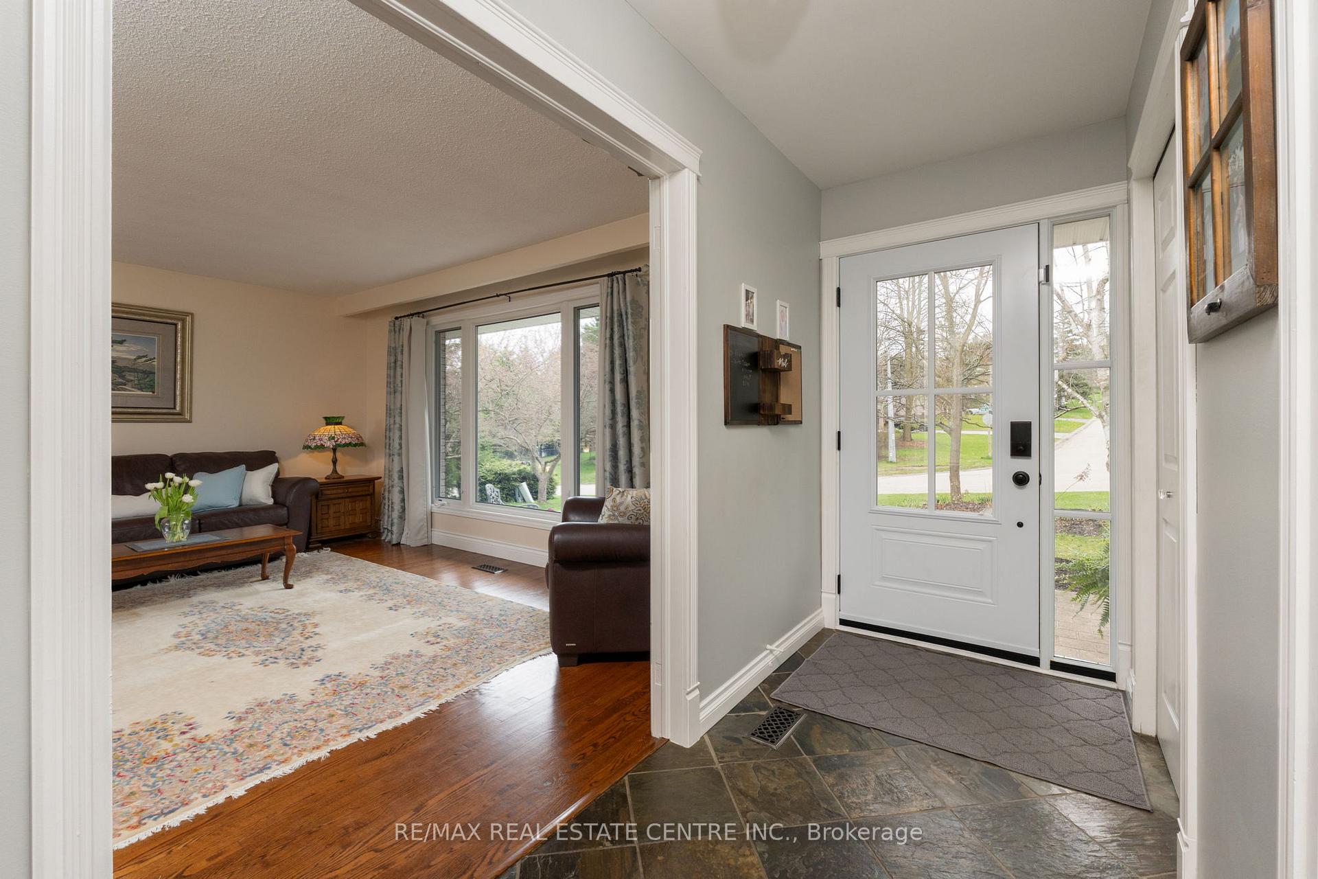 Photo 3 of 25 Erin Heights Drive, Erin — HOMEH